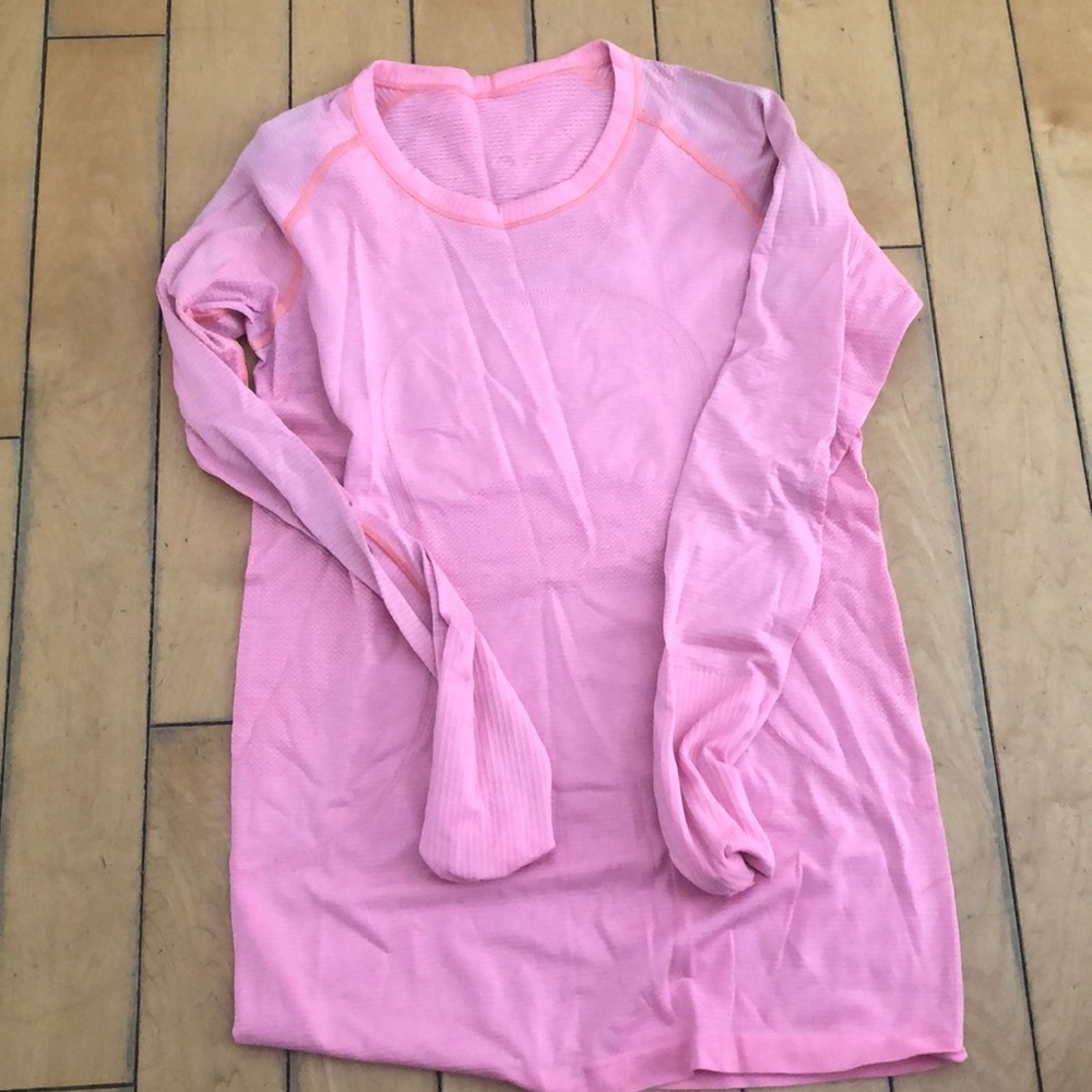 Women’s swiftly tech long sleeve size 8